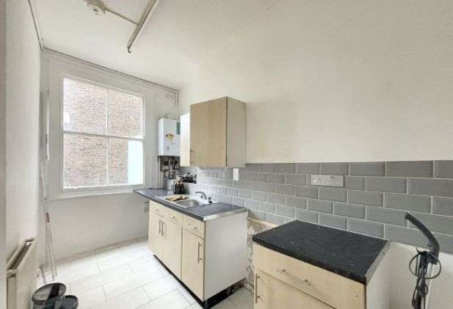 Flat A, 3 Cornwall Crescent, London W11 1PH 4