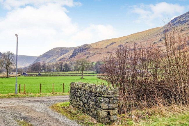 9 Fisher Place, Thirlmere, Keswick, Cumbria, CA12 4TW 1