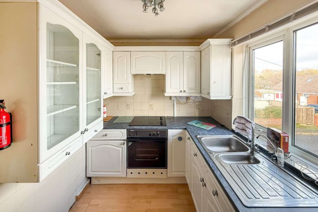 30B Channels Farm Road, Southampton, SO16 2PE 10