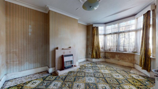 37 York Road, Chingford, London E4 8QN 7