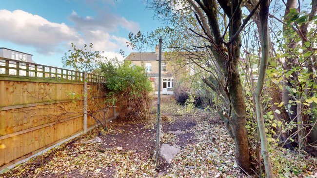 37 York Road, Chingford, London E4 8QN 7