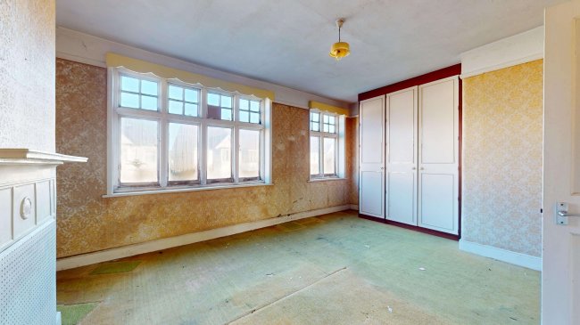 37 York Road, Chingford, London E4 8QN 7