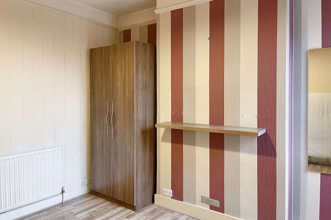 76 / 76A Waldron Rd, Earlsfield SW18 3TD 8