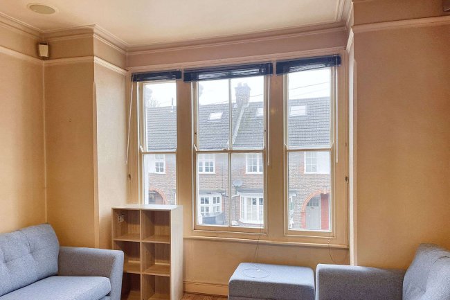 76 / 76A Waldron Rd, Earlsfield SW18 3TD 8