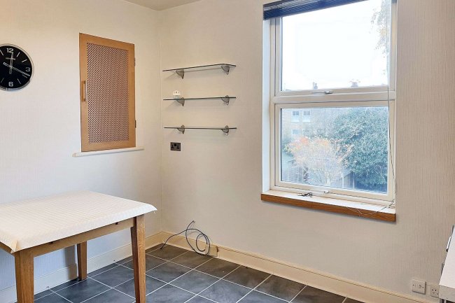 76 / 76A Waldron Rd, Earlsfield SW18 3TD 8