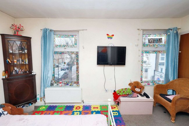 1 Northfield Road, West Ealing, London W13 9SY 4