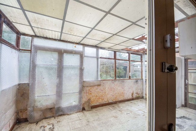 36 Grangewood, Potters Bar EN6 1SL 6