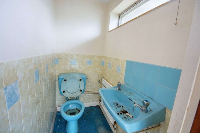 36 Grangewood, Potters Bar EN6 1SL 6