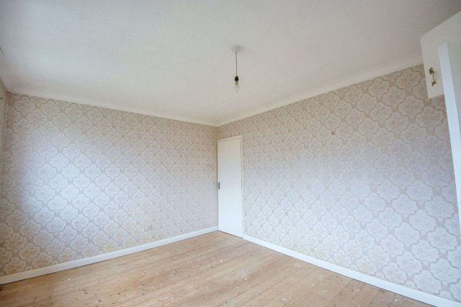 36 Grangewood, Potters Bar EN6 1SL 6