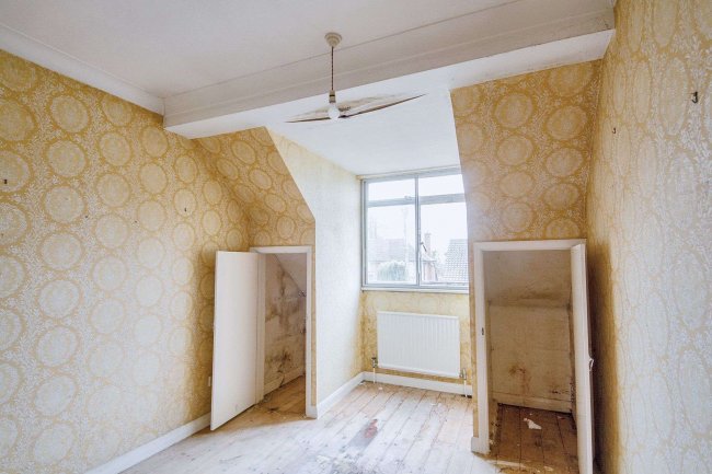 36 Grangewood, Potters Bar EN6 1SL 6