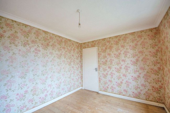 36 Grangewood, Potters Bar EN6 1SL 6