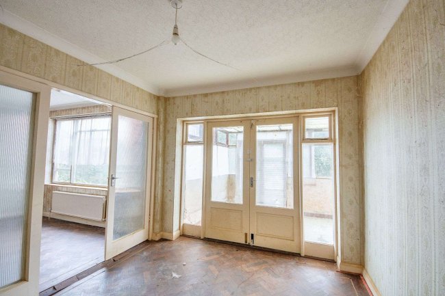 36 Grangewood, Potters Bar EN6 1SL 6