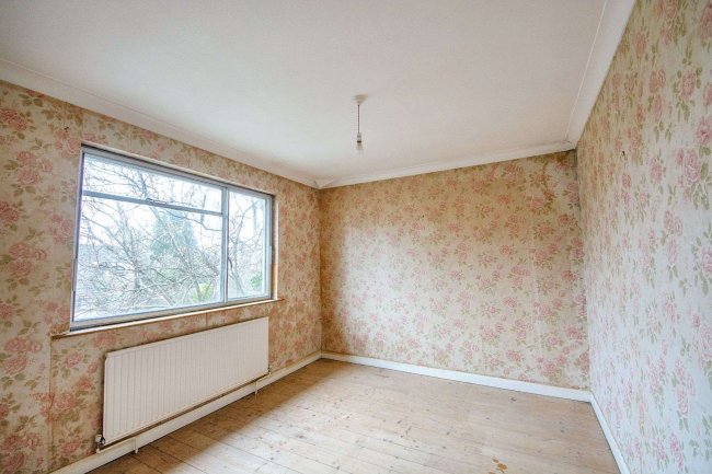 36 Grangewood, Potters Bar EN6 1SL 6