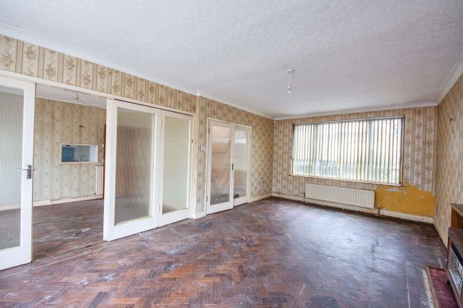 36 Grangewood, Potters Bar EN6 1SL 6