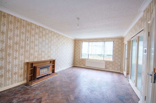 36 Grangewood, Potters Bar EN6 1SL 6