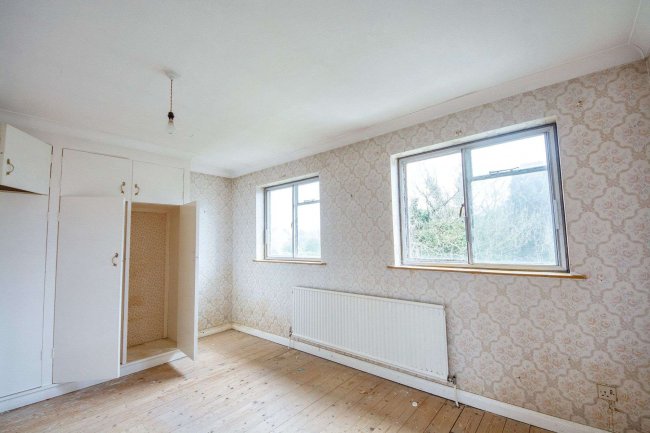 36 Grangewood, Potters Bar EN6 1SL 6