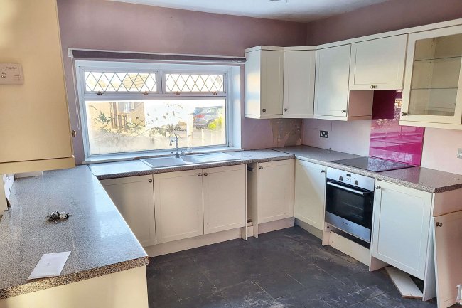 25 Woodland Road, Rushden, NN10 6US 9