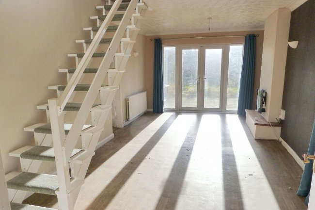 25 Woodland Road, Rushden, NN10 6US 9