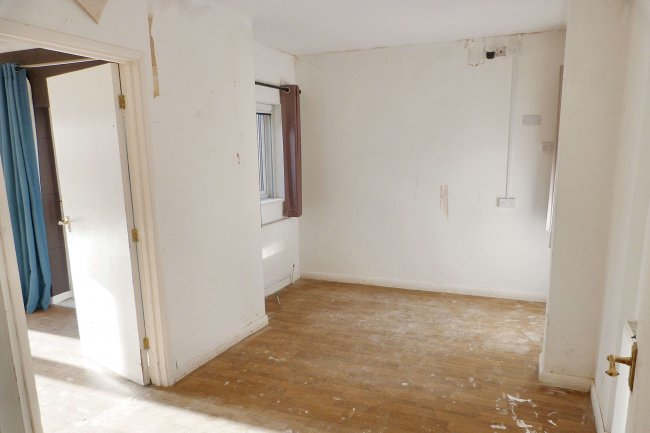 25 Woodland Road, Rushden, NN10 6US 9