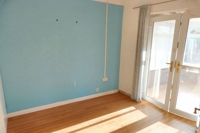 25 Woodland Road, Rushden, NN10 6US 9