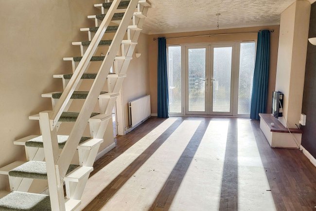 25 Woodland Road, Rushden, NN10 6US 9