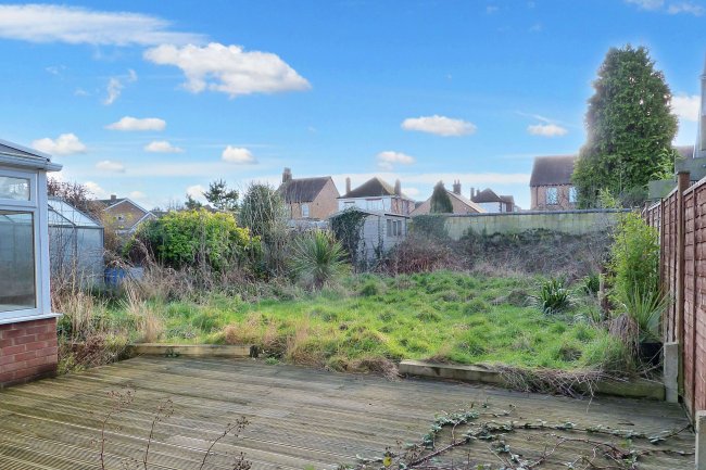 25 Woodland Road, Rushden, NN10 6US 9