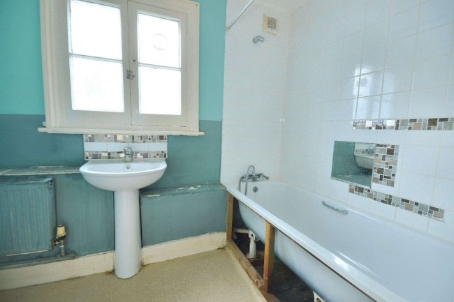 47D Oxford Gardens, North Kensington, London W10 5UF 2