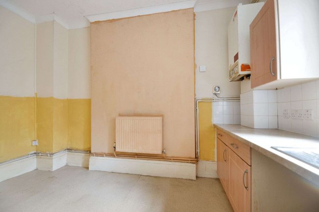 47D Oxford Gardens, North Kensington, London W10 5UF 2