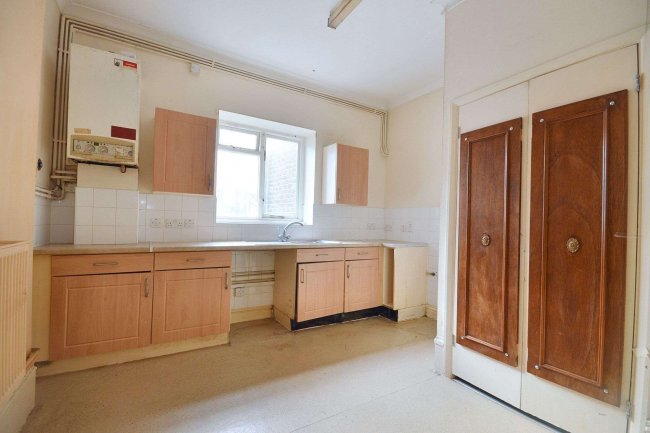 47D Oxford Gardens, North Kensington, London W10 5UF 2