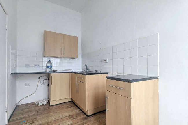 Flat 9, 52 Longridge Road, Earls Court, London, SW5 9SH 7