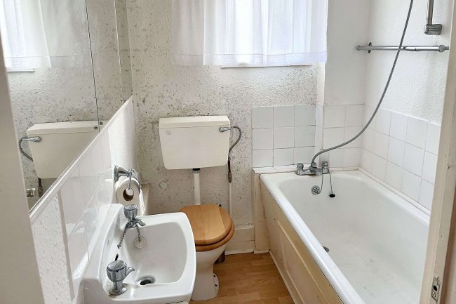 68 Woodstock Way, Mitcham, CR4 1BB 1