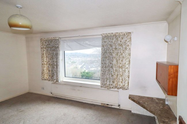 31 Thorndale Rise, Bradford, BD2 1NU 10