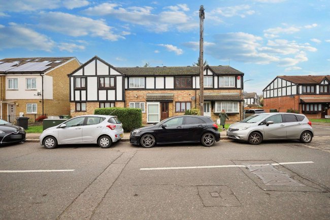 111 Grove Road, Romford, Essex, RM6 4PE 7