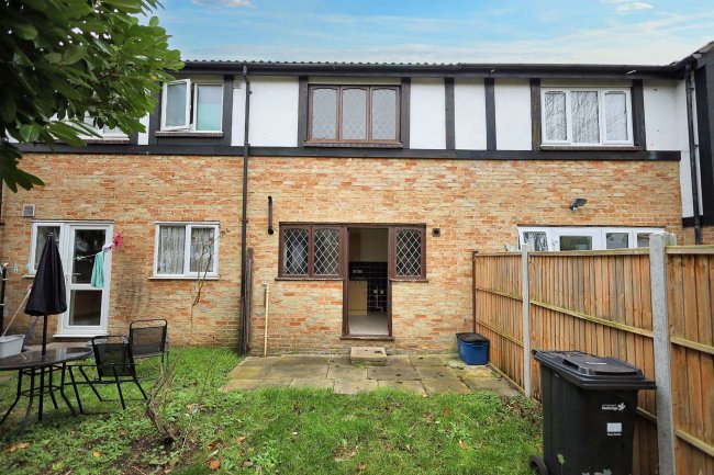111 Grove Road, Romford, Essex, RM6 4PE 7