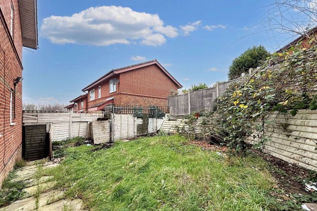 26 Travers Close, Walthamstow, London, E17 5PT 4