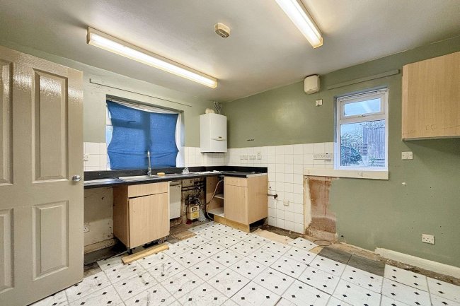 26 Travers Close, Walthamstow, London, E17 5PT 4