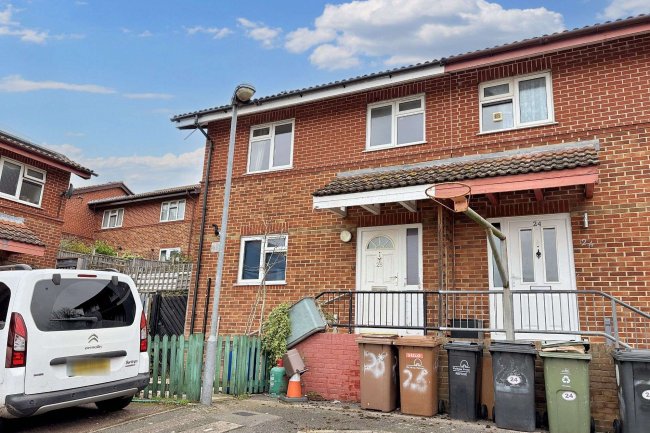 26 Travers Close, Walthamstow, London, E17 5PT 4