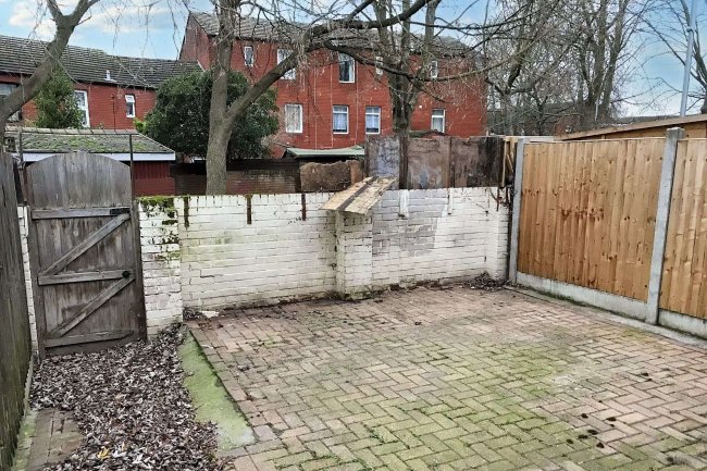 12 Ampers End, Basildon, Essex, SS14 1PP 6