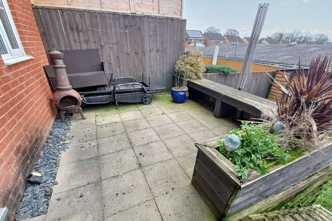 51 Ferndale, Hyde, SK14 4GP 9