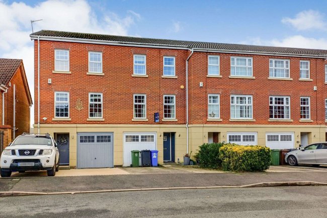 51 Ferndale, Hyde, SK14 4GP 9