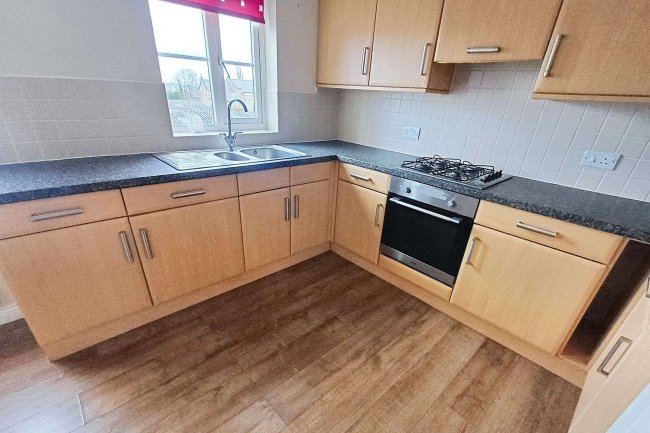 51 Ferndale, Hyde, SK14 4GP 9