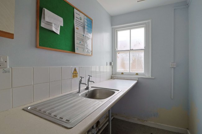 13 The Halve, Trowbridge, Wiltshire, BA14 8SD 7