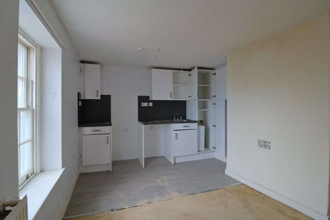 13 The Halve, Trowbridge, Wiltshire, BA14 8SD 7