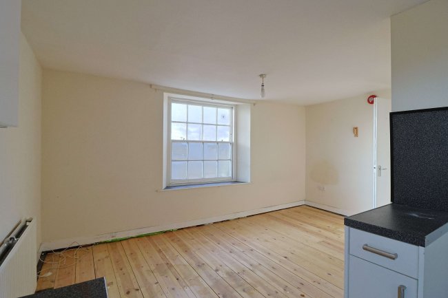 13 The Halve, Trowbridge, Wiltshire, BA14 8SD 7