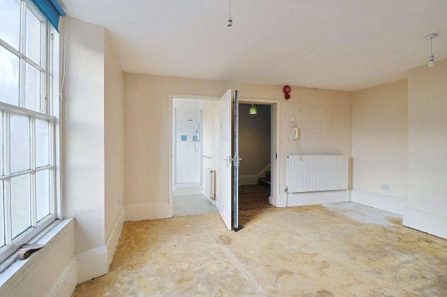 13 The Halve, Trowbridge, Wiltshire, BA14 8SD 7