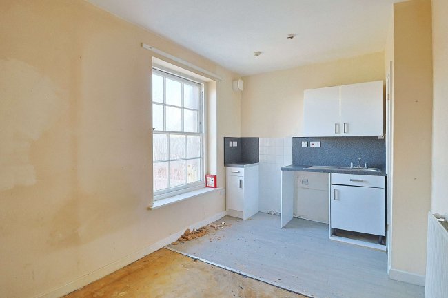 13 The Halve, Trowbridge, Wiltshire, BA14 8SD 7