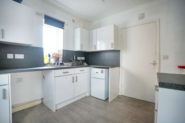 13 The Halve, Trowbridge, Wiltshire, BA14 8SD 7