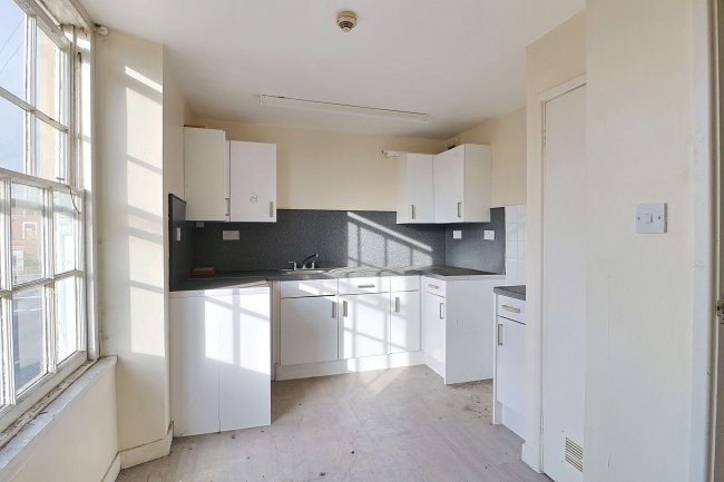 13 The Halve, Trowbridge, Wiltshire, BA14 8SD 7