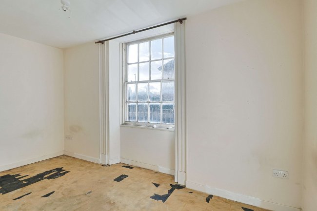 13 The Halve, Trowbridge, Wiltshire, BA14 8SD 7