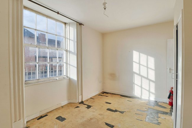 13 The Halve, Trowbridge, Wiltshire, BA14 8SD 7